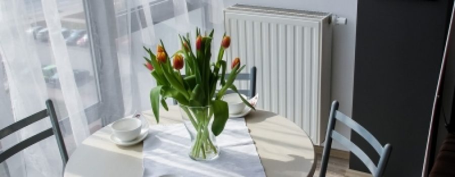 decorating vs staging